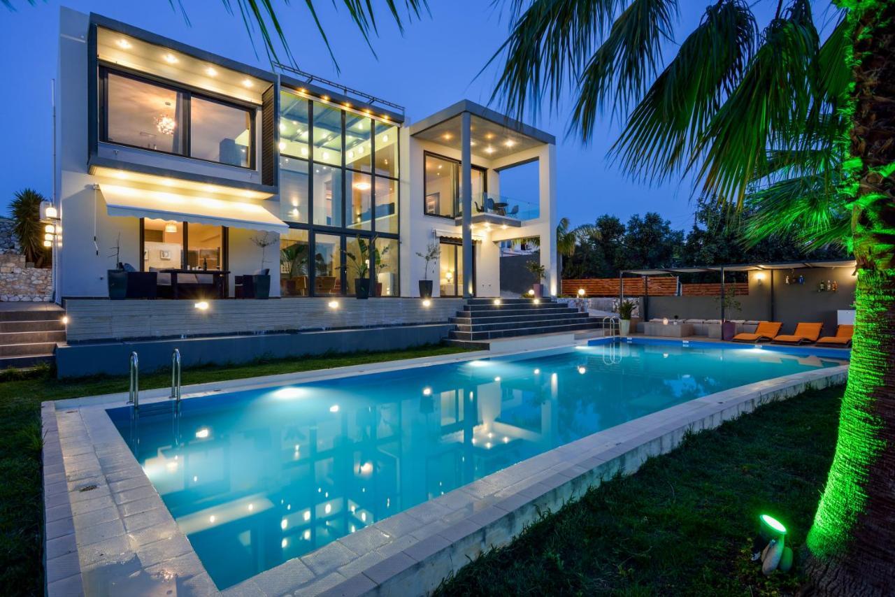 Adorno Luxury Villas 코라파키아 외부 사진
