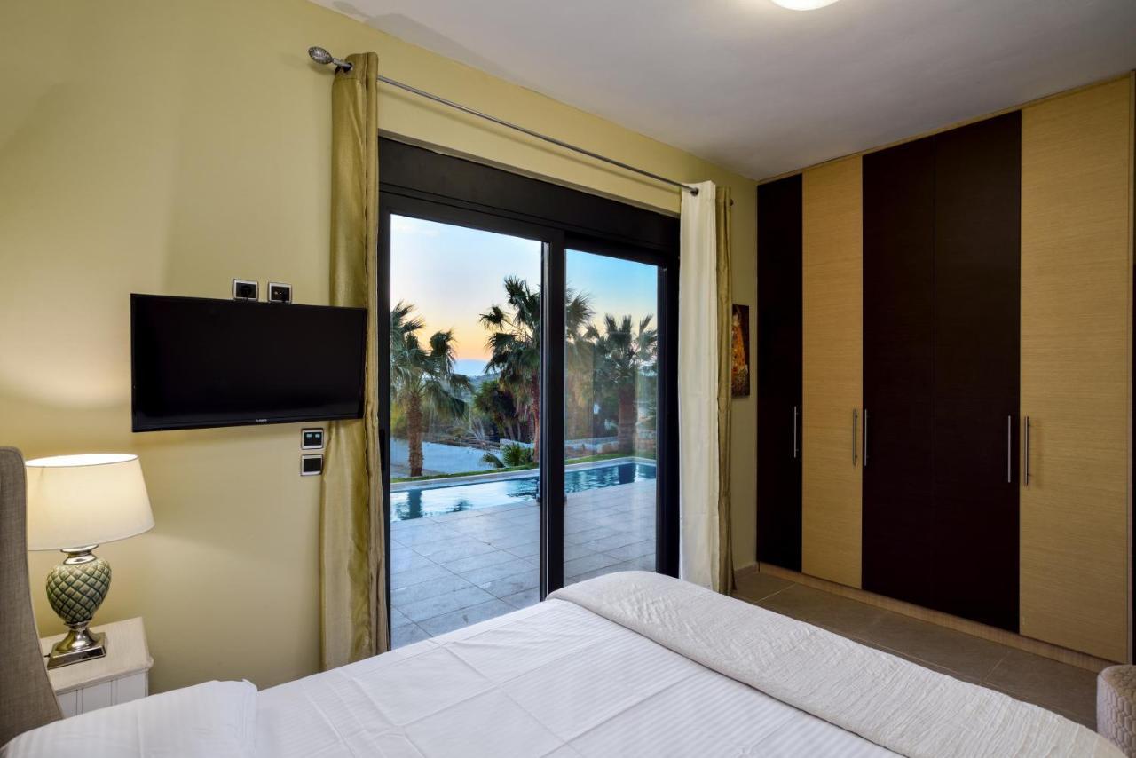 Adorno Luxury Villas 코라파키아 외부 사진
