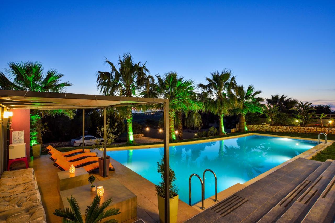 Adorno Luxury Villas 코라파키아 외부 사진